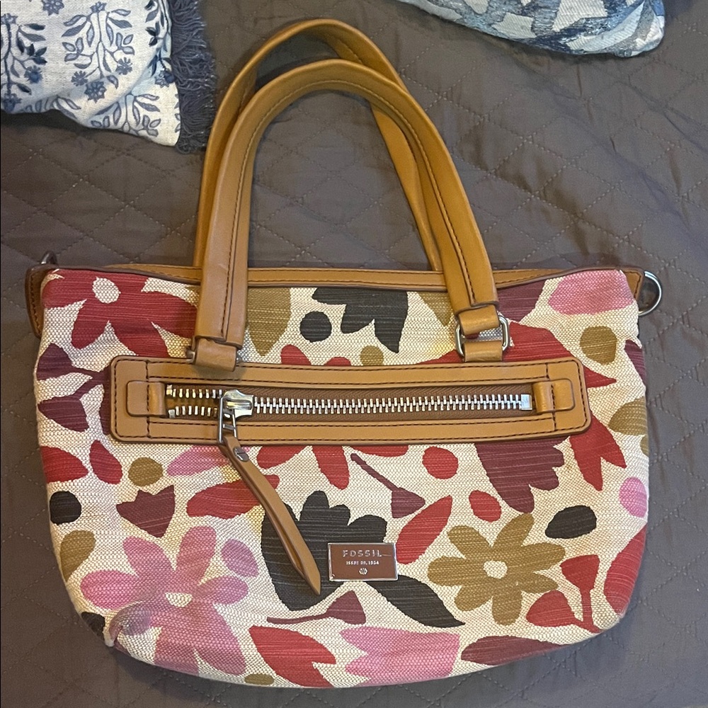 Fossil Women's Floral Canvas Shoulder Bag - Red and Brown